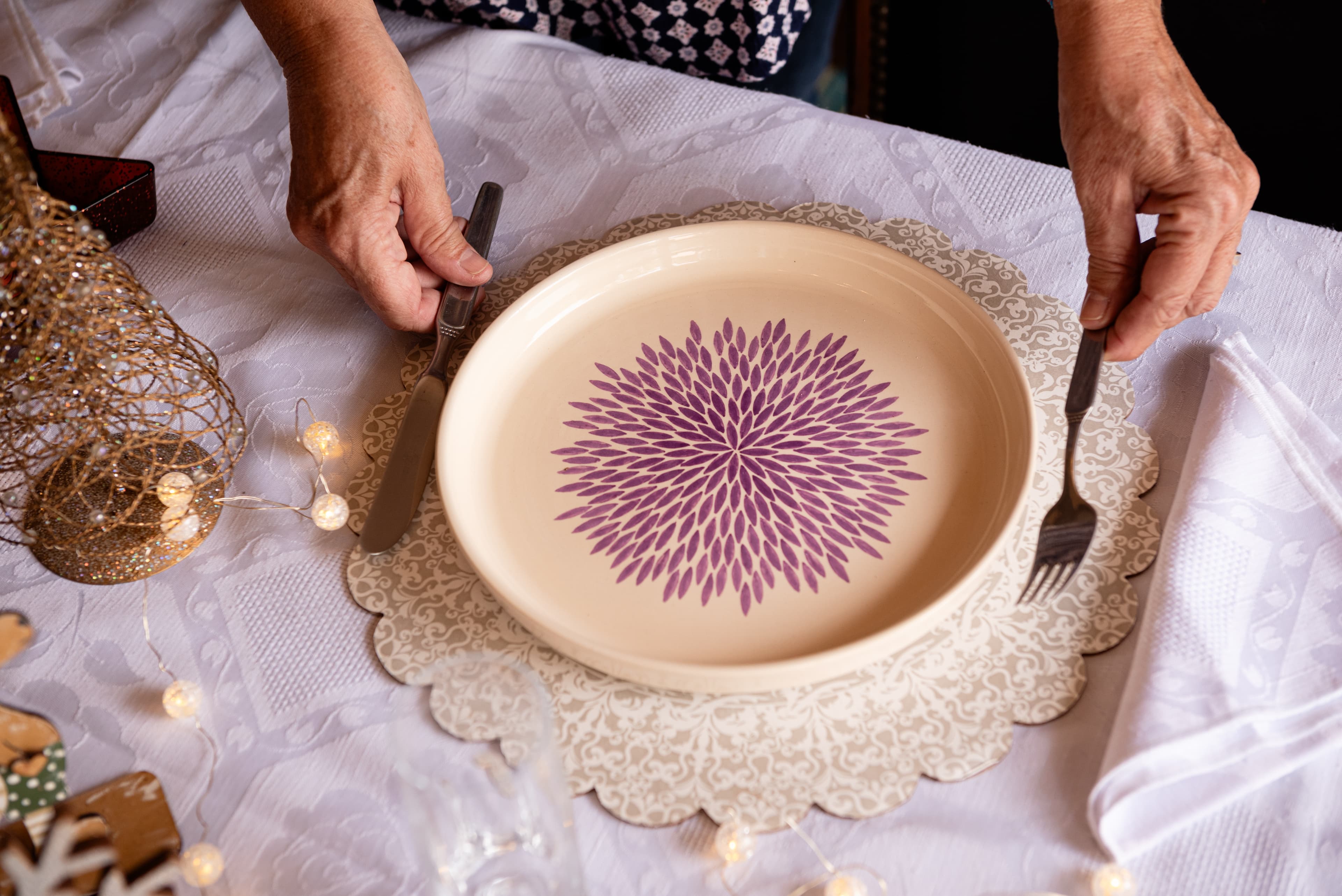 Pieza 153 — cerámica pintada a mano